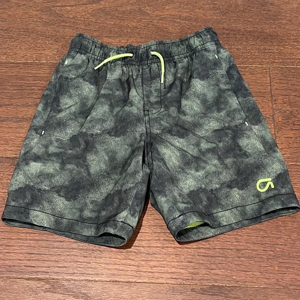 GAP Fit Boys Green Shorts Size Small 6/7